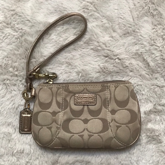 Coach Handbags - Coach Wristlet